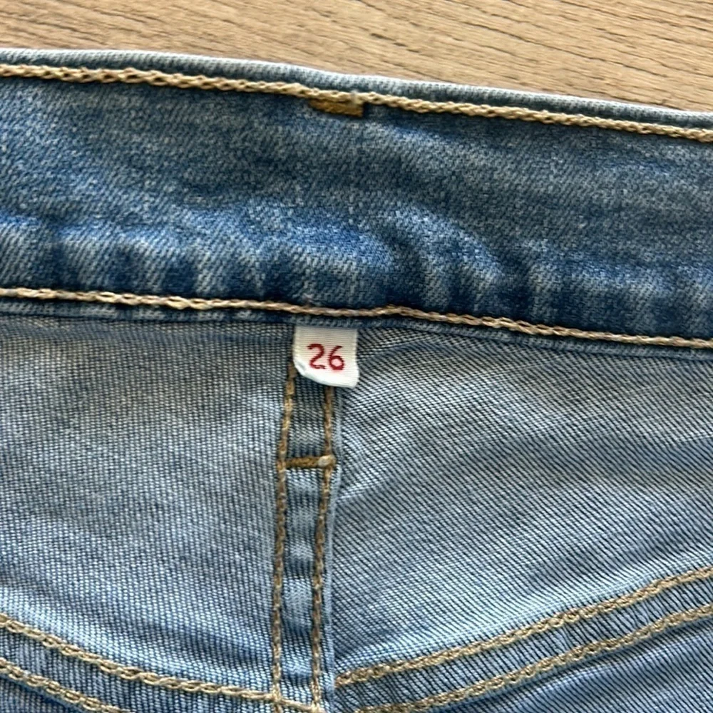 Levi’s premium denim size 26 straight leg ankle jeans
